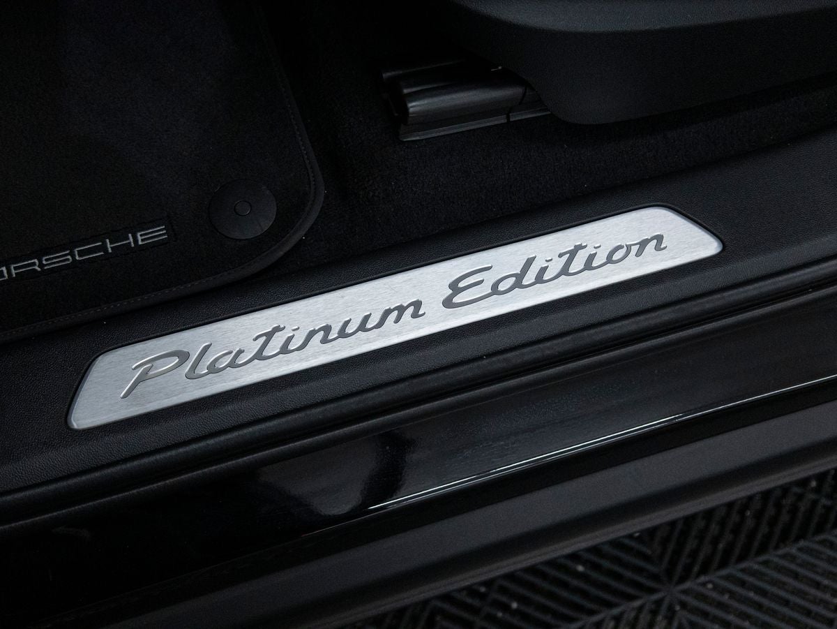 2023 Porsche Cayenne Cayenne Platinum Edition