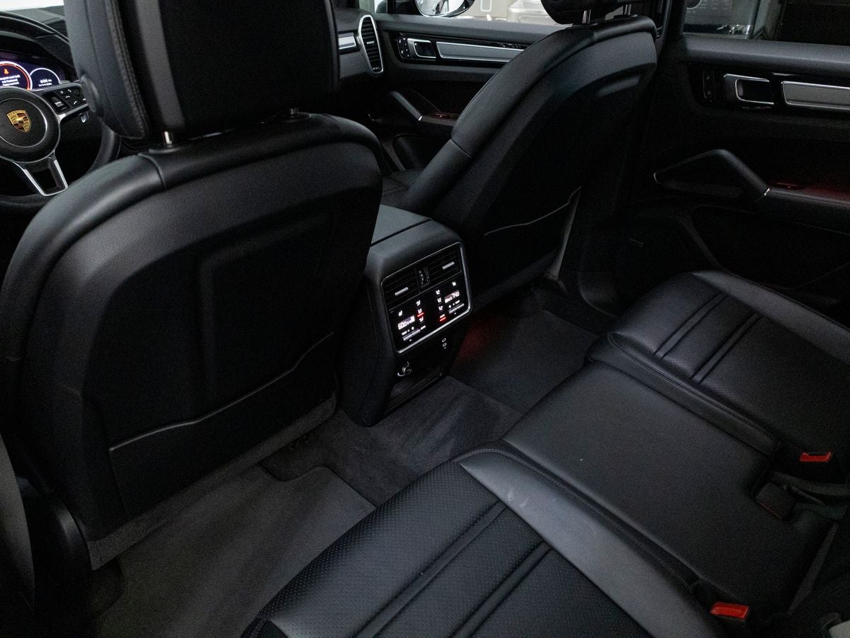 2023 Porsche Cayenne Cayenne Platinum Edition