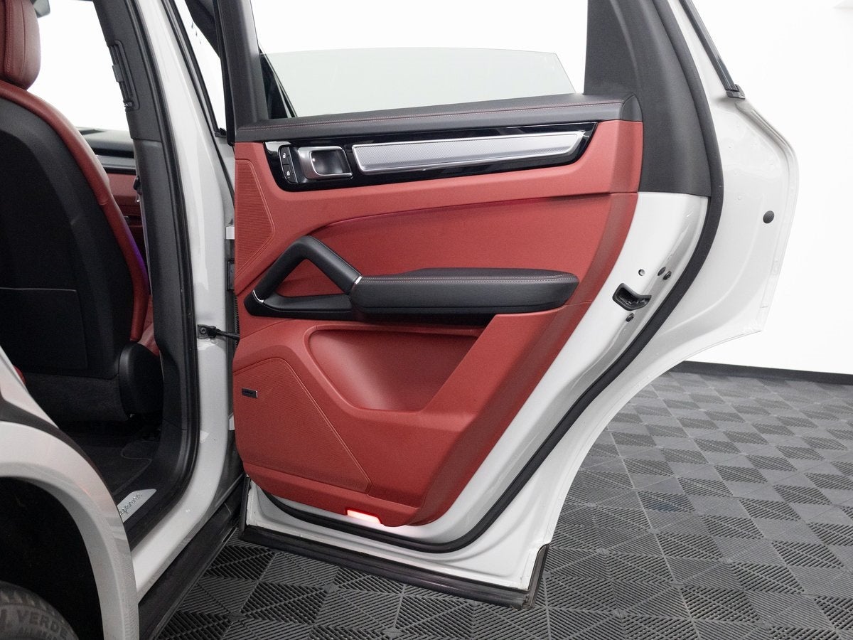 2023 Porsche Cayenne Base