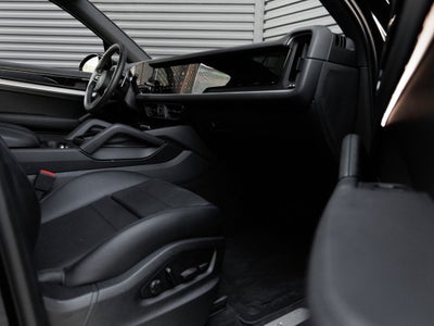 2024 Porsche Cayenne Base