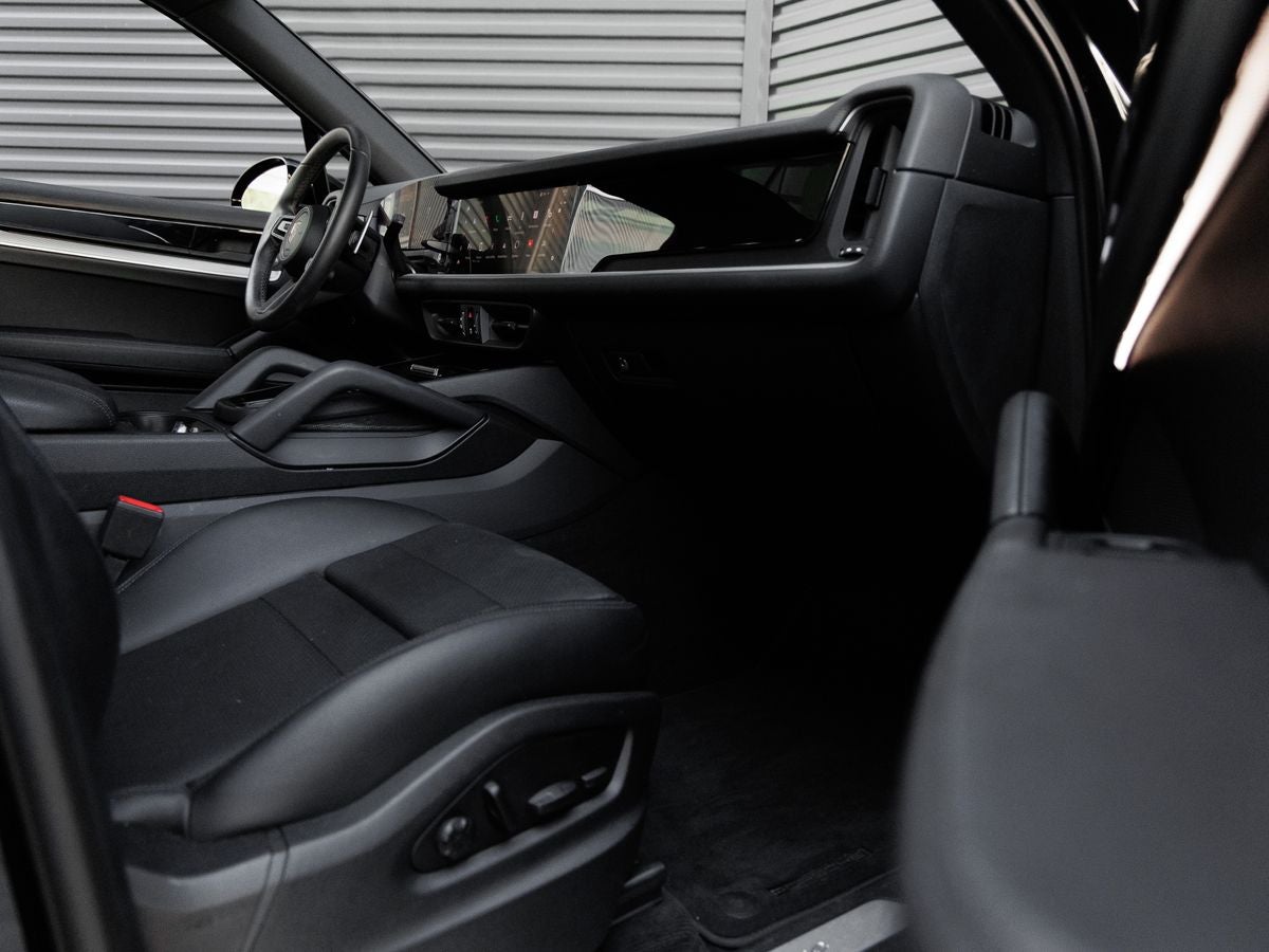 2024 Porsche Cayenne Base