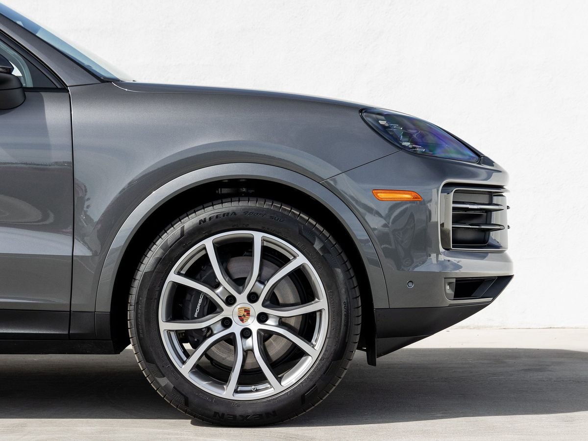 2025 Porsche Cayenne Base