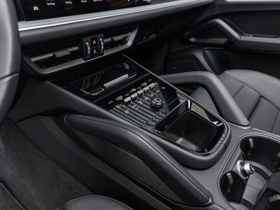 2025 Porsche Cayenne Base