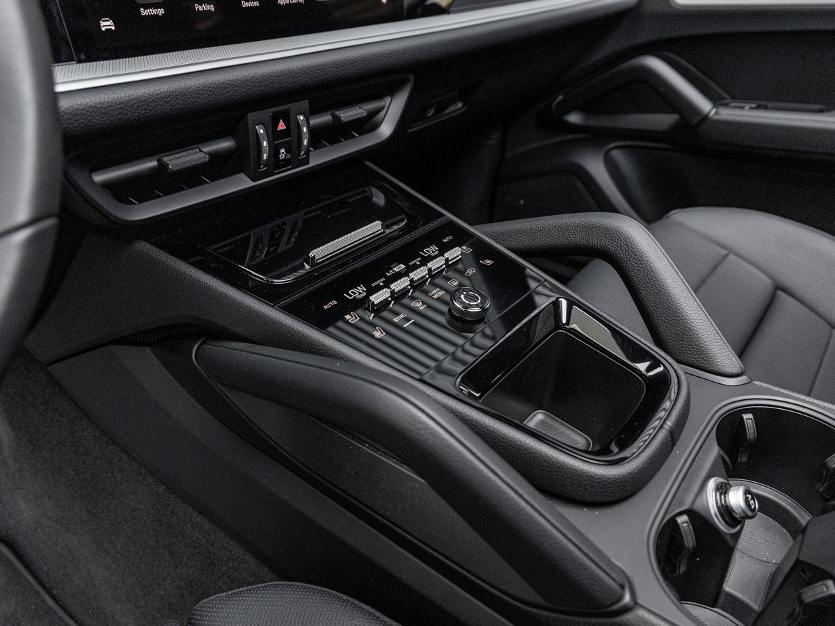 2025 Porsche Cayenne Base