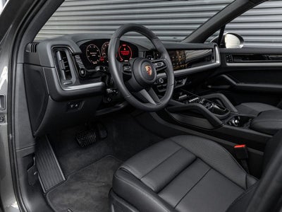 2025 Porsche Cayenne Base