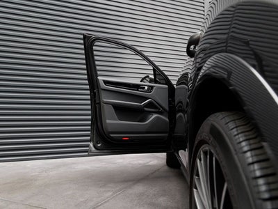 2023 Porsche Cayenne Base