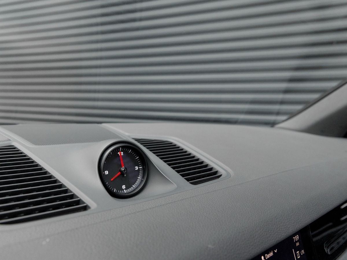 2023 Porsche Cayenne Base