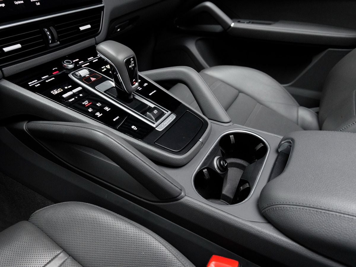 2023 Porsche Cayenne Base
