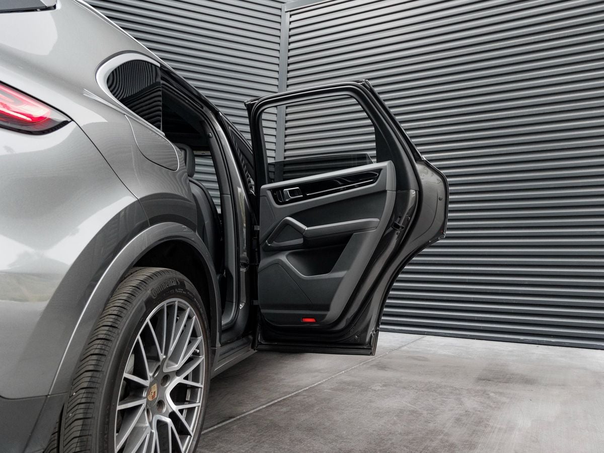 2023 Porsche Cayenne Base