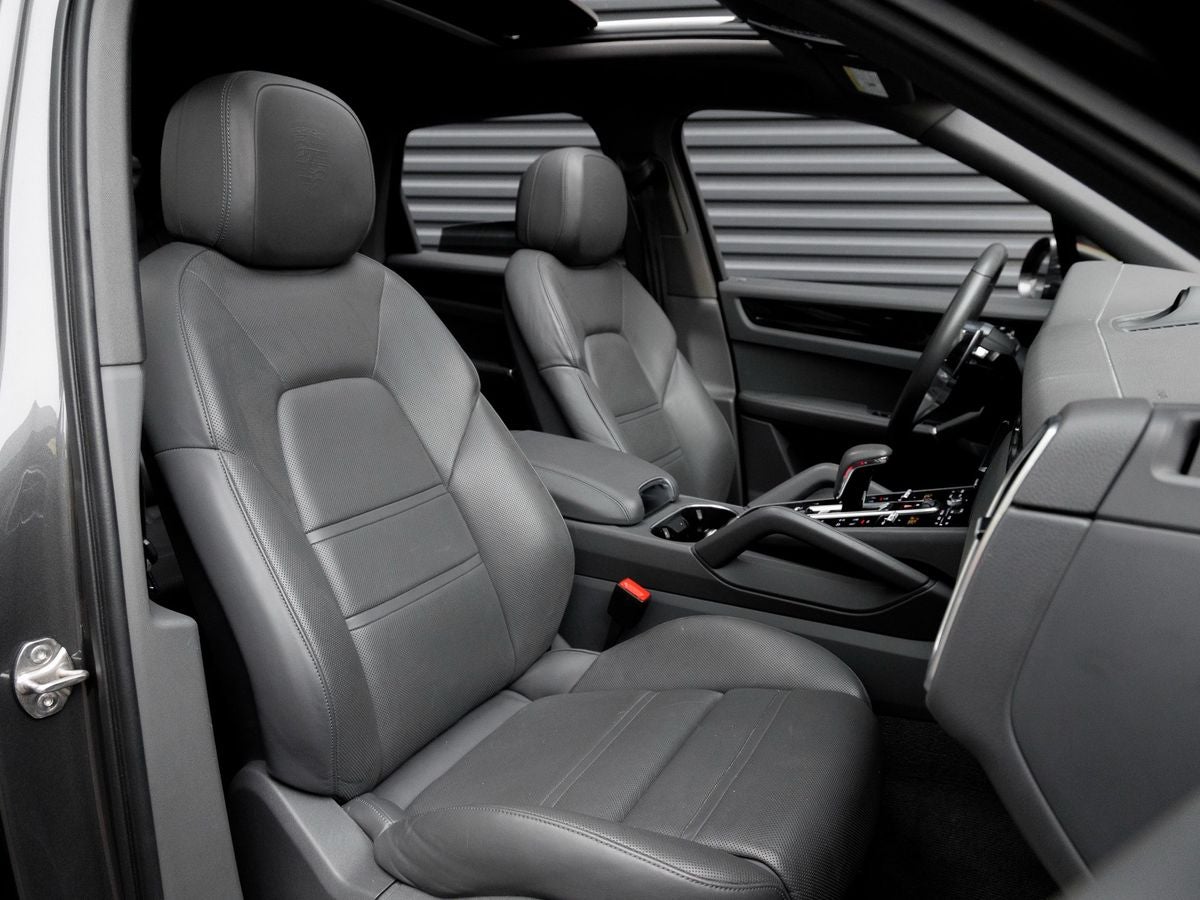 2023 Porsche Cayenne Base
