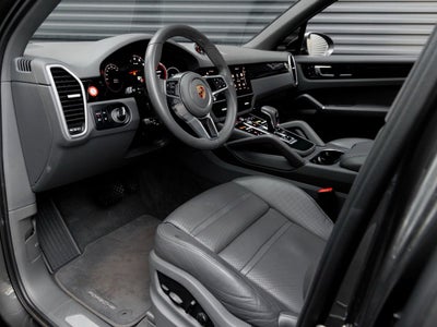 2023 Porsche Cayenne Base