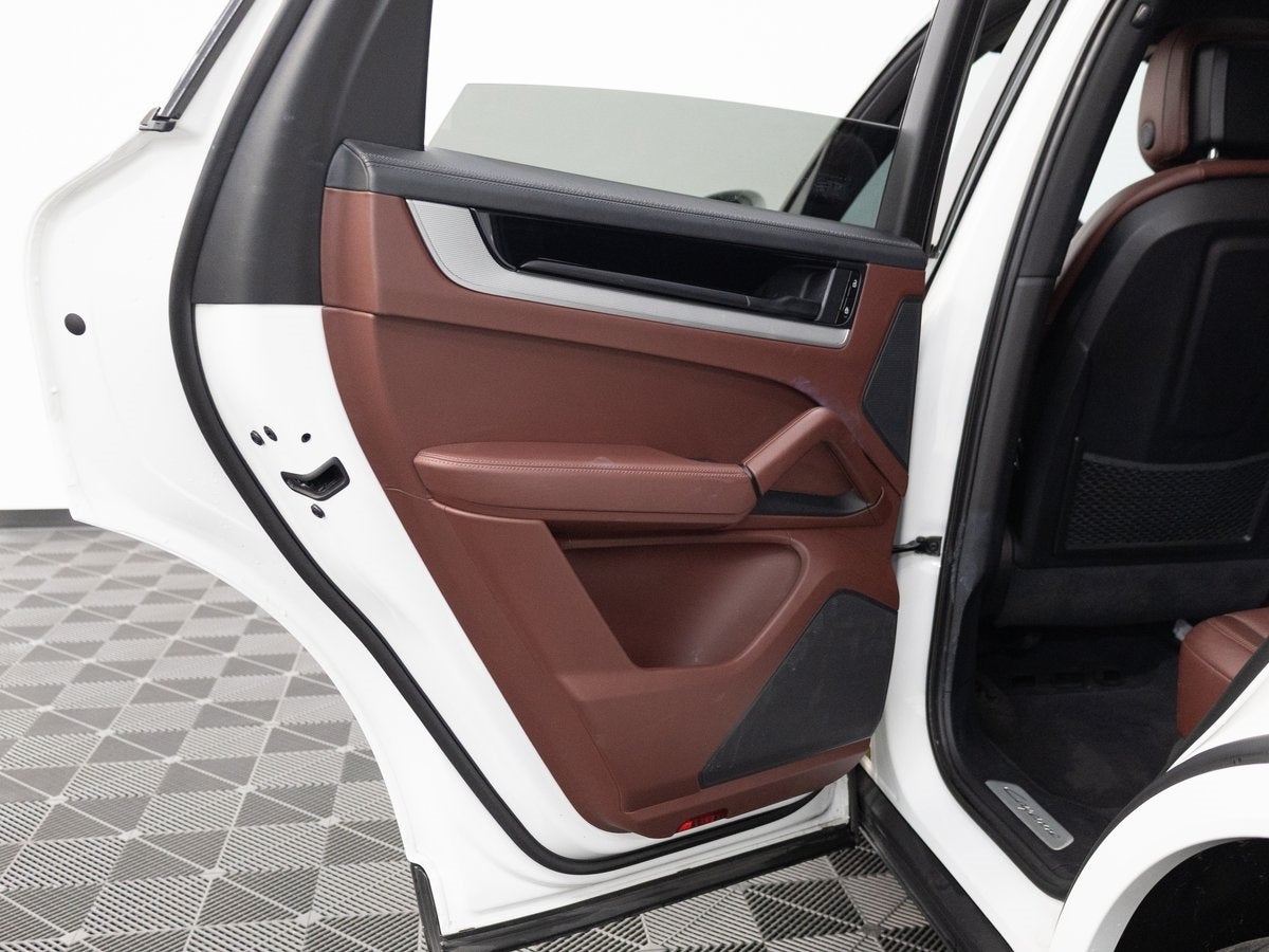 2024 Porsche Cayenne Base