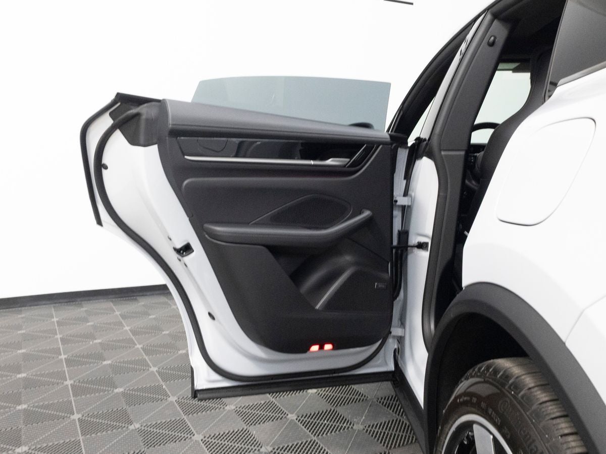 2026 Porsche Macan 4 Electric