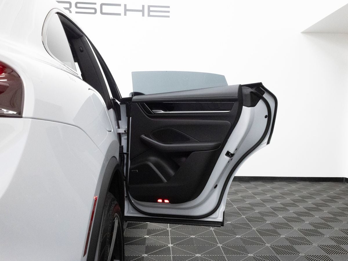 2026 Porsche Macan 4 Electric