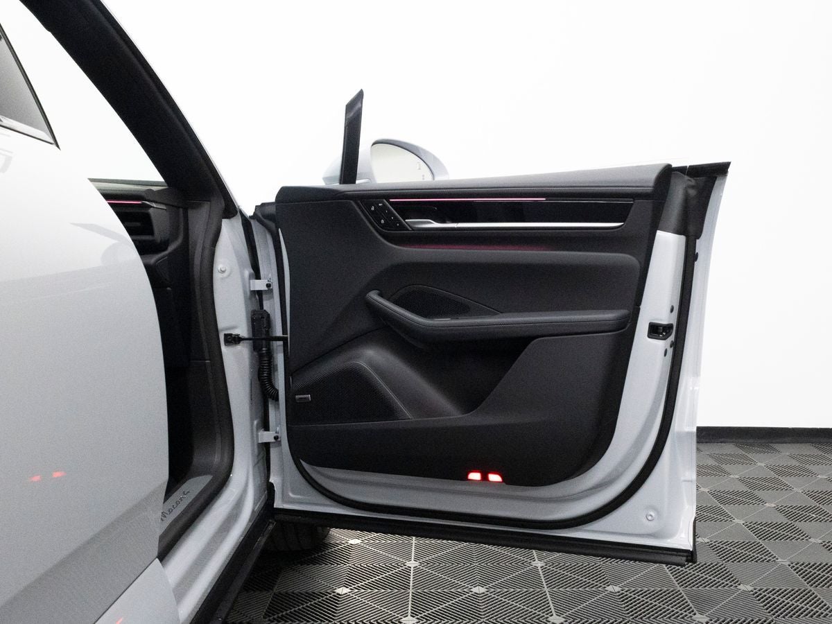 2026 Porsche Macan 4 Electric