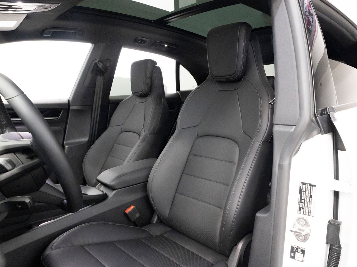 2026 Porsche Macan 4 Electric