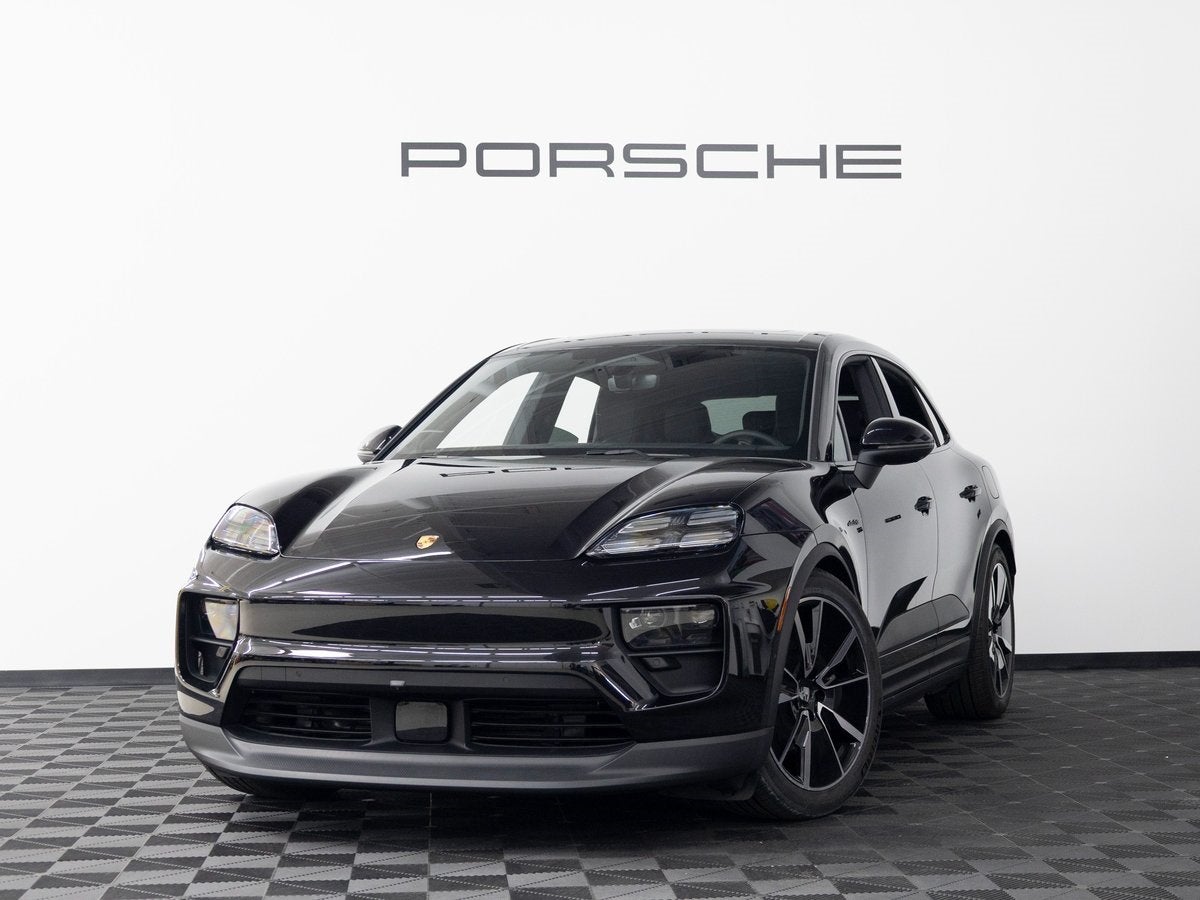 2026 Porsche Macan Base