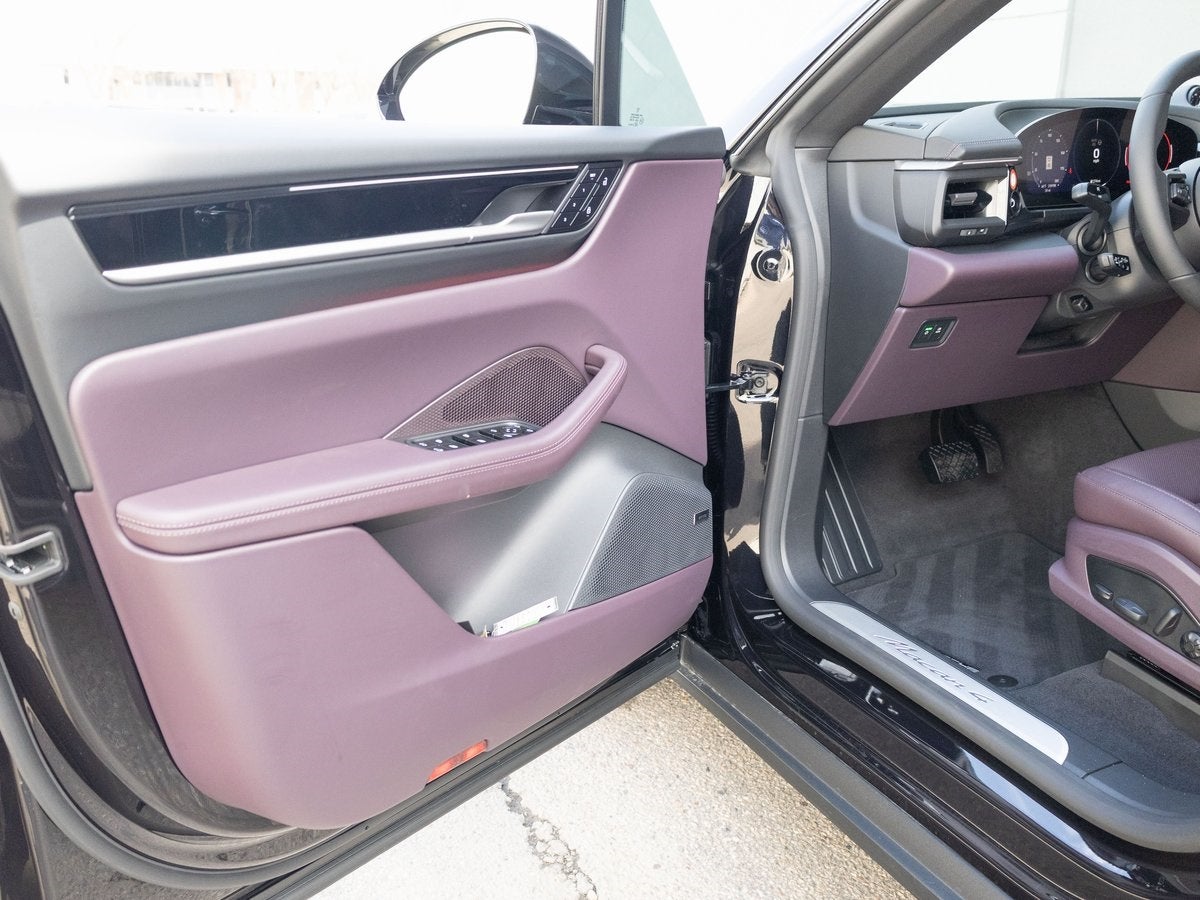 2025 Porsche Macan 4