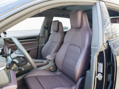 2025 Porsche Macan 4