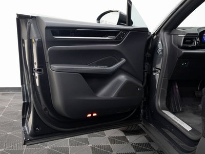 2026 Porsche Macan 4