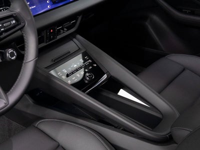 2026 Porsche Macan 4