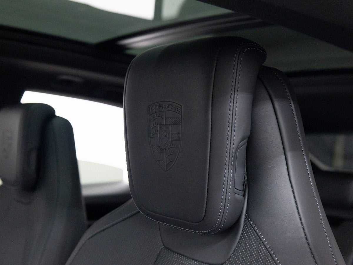 2026 Porsche Macan 4