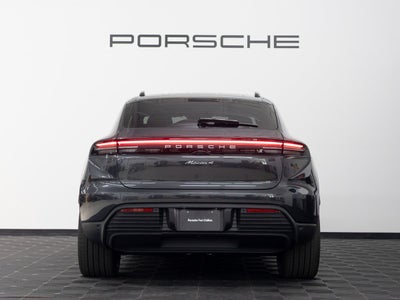 2026 Porsche Macan 4