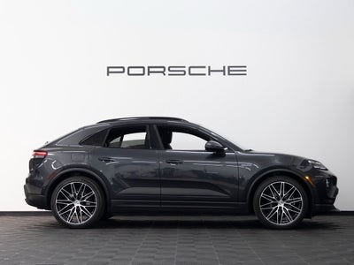 2026 Porsche Macan 4