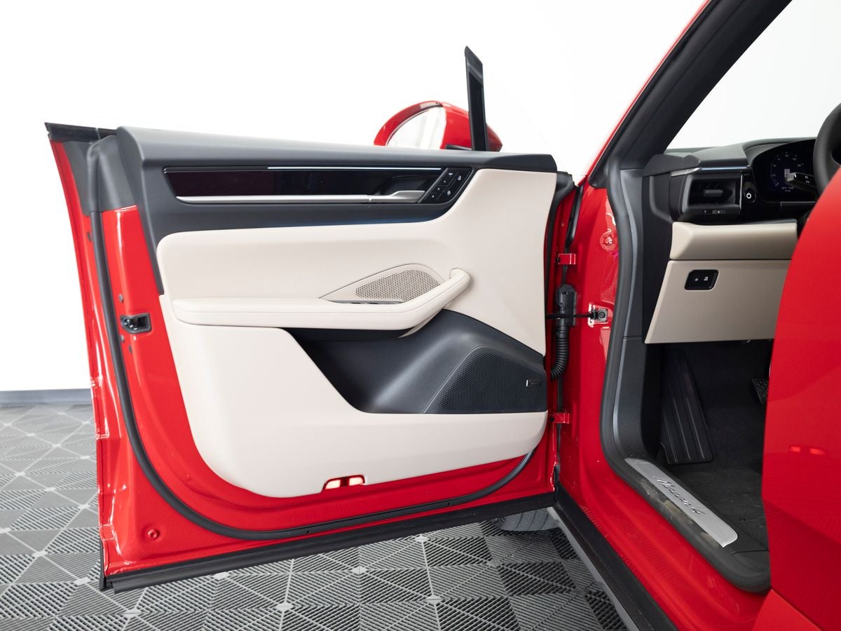 2026 Porsche Macan 4 Electric