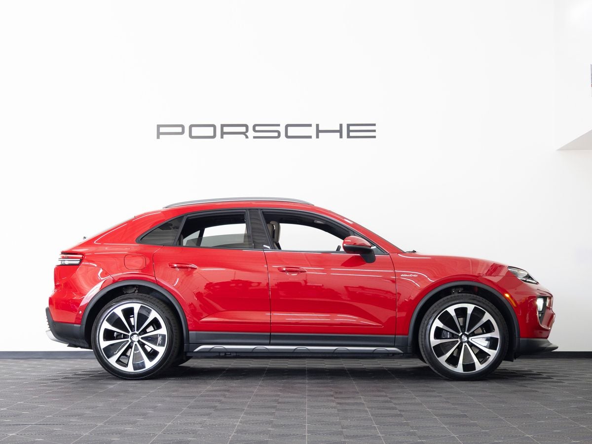 2026 Porsche Macan 4 Electric