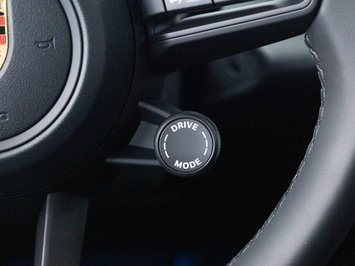 2025 Porsche Macan 4