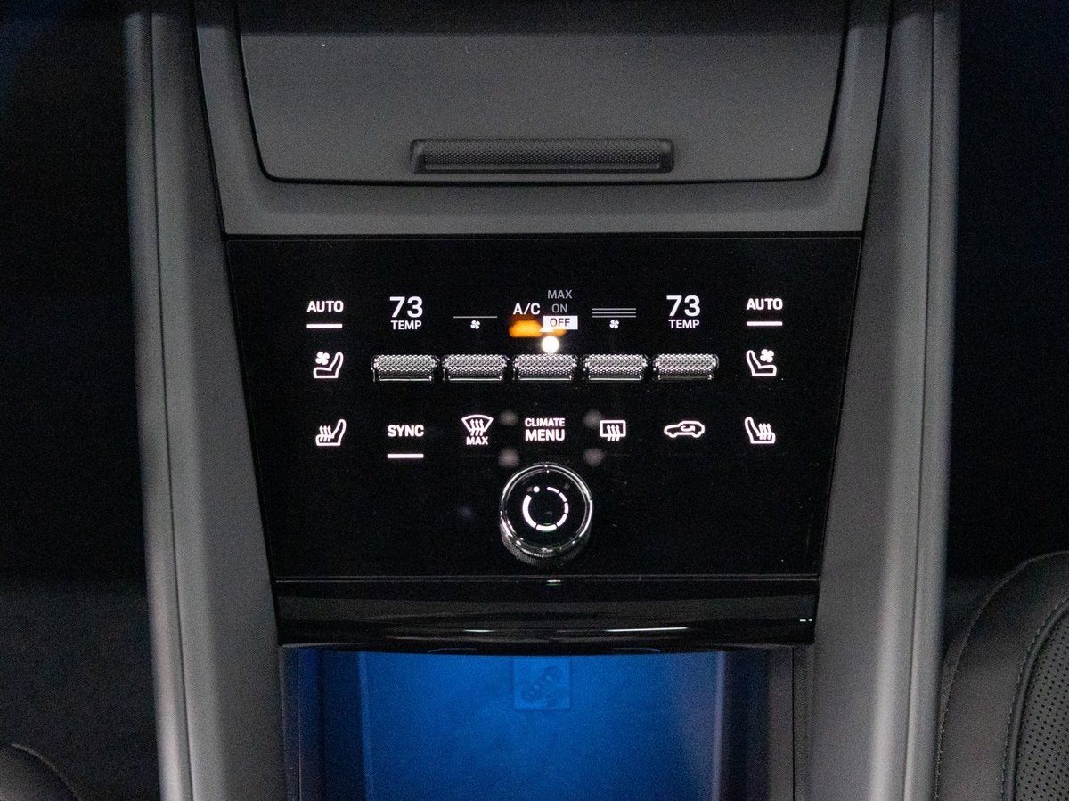 2025 Porsche Macan 4