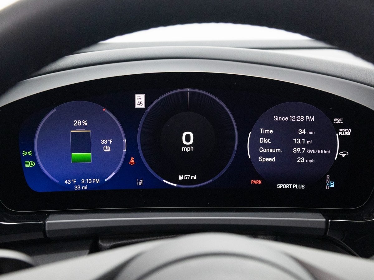 2025 Porsche Macan 4