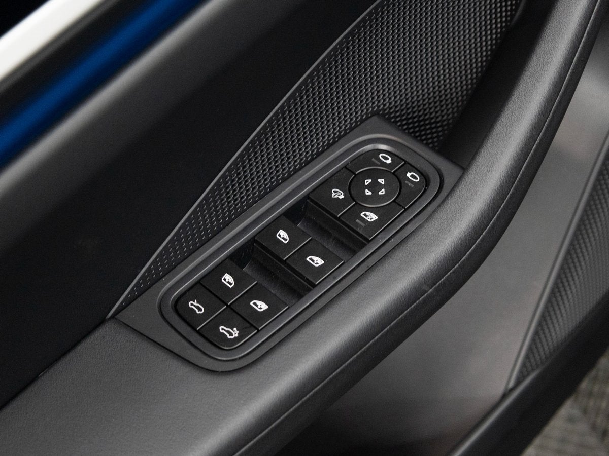 2025 Porsche Macan 4