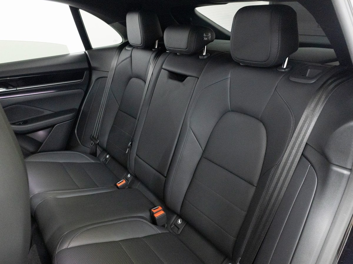 2025 Porsche Macan 4