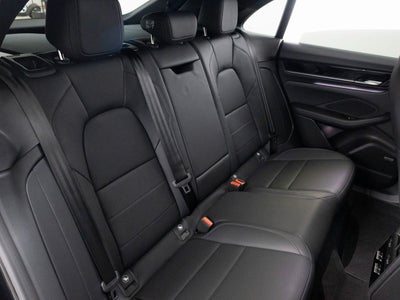 2025 Porsche Macan 4