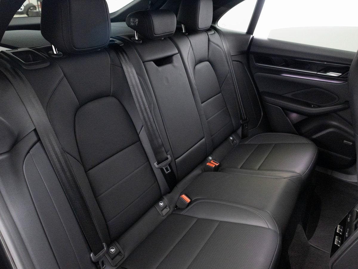 2025 Porsche Macan 4