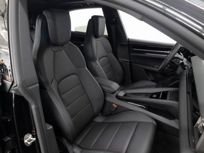 2025 Porsche Macan 4