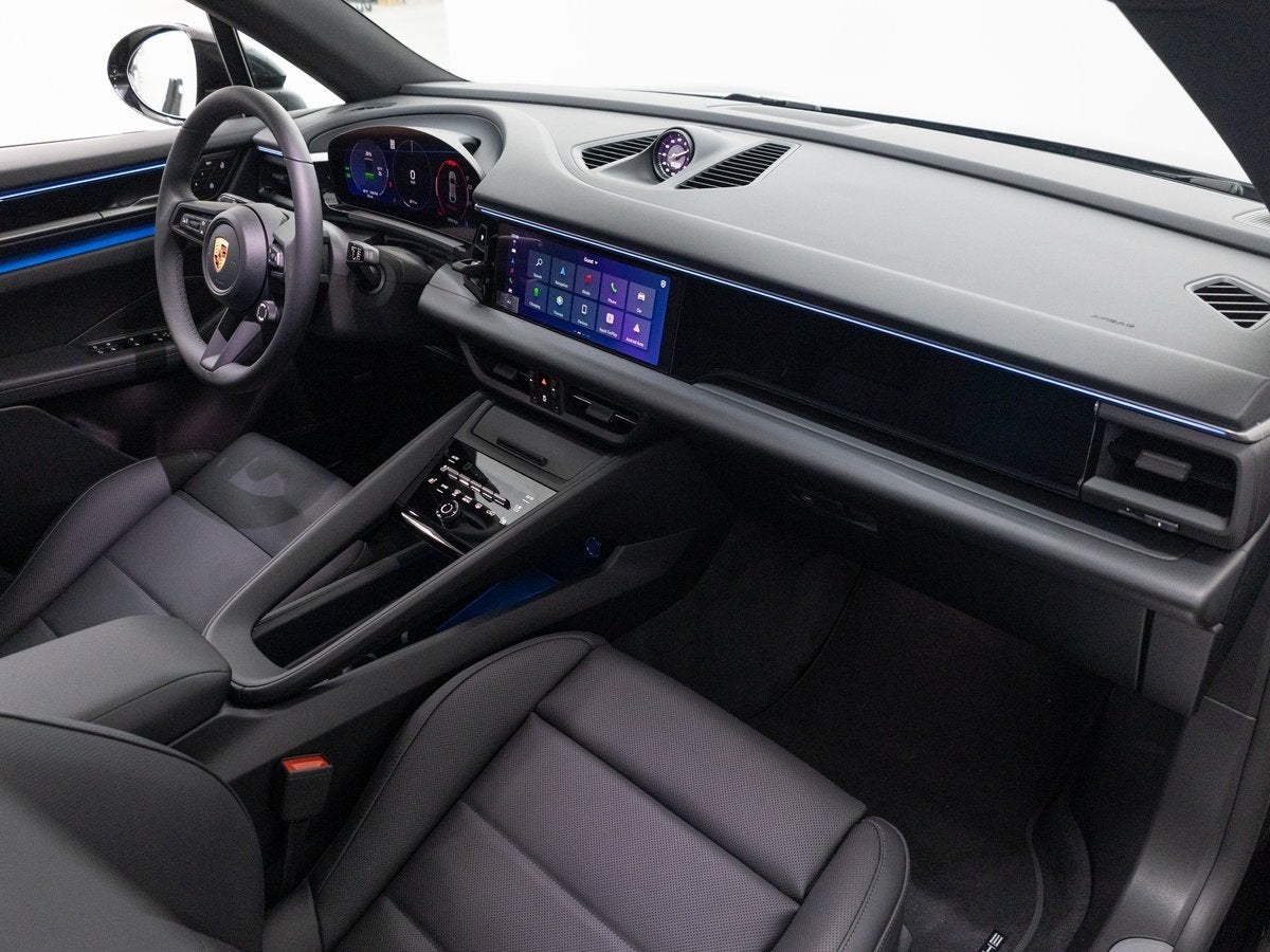 2025 Porsche Macan 4