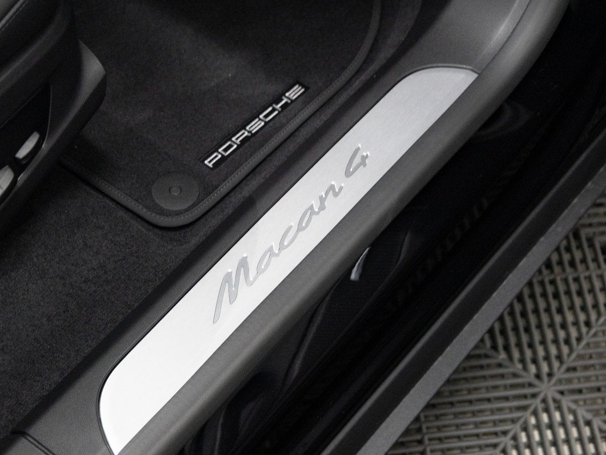 2025 Porsche Macan 4