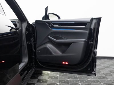 2025 Porsche Macan 4