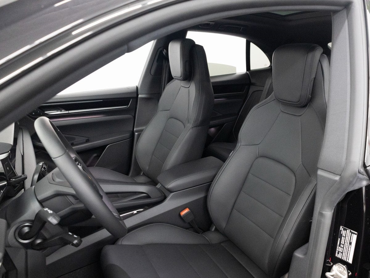 2025 Porsche Macan 4