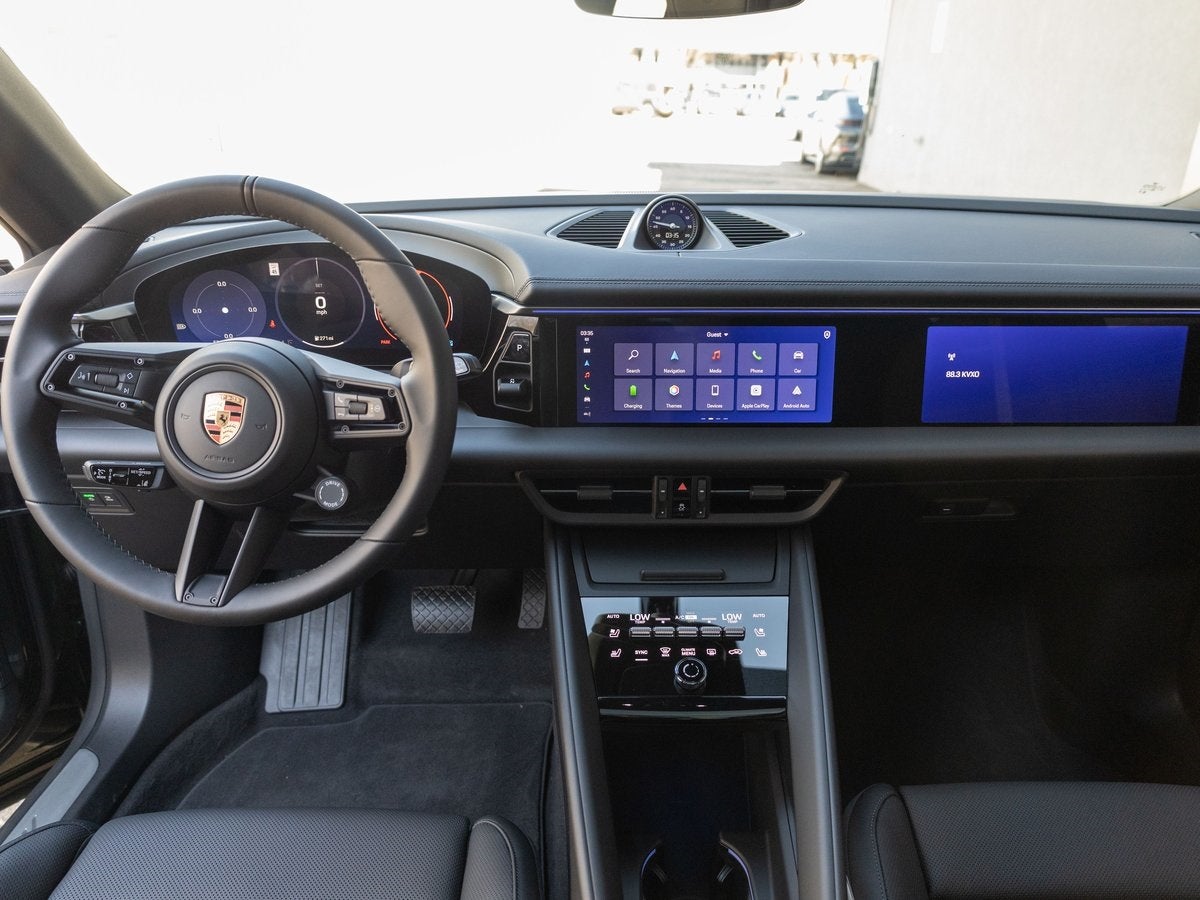 2025 Porsche Macan 4