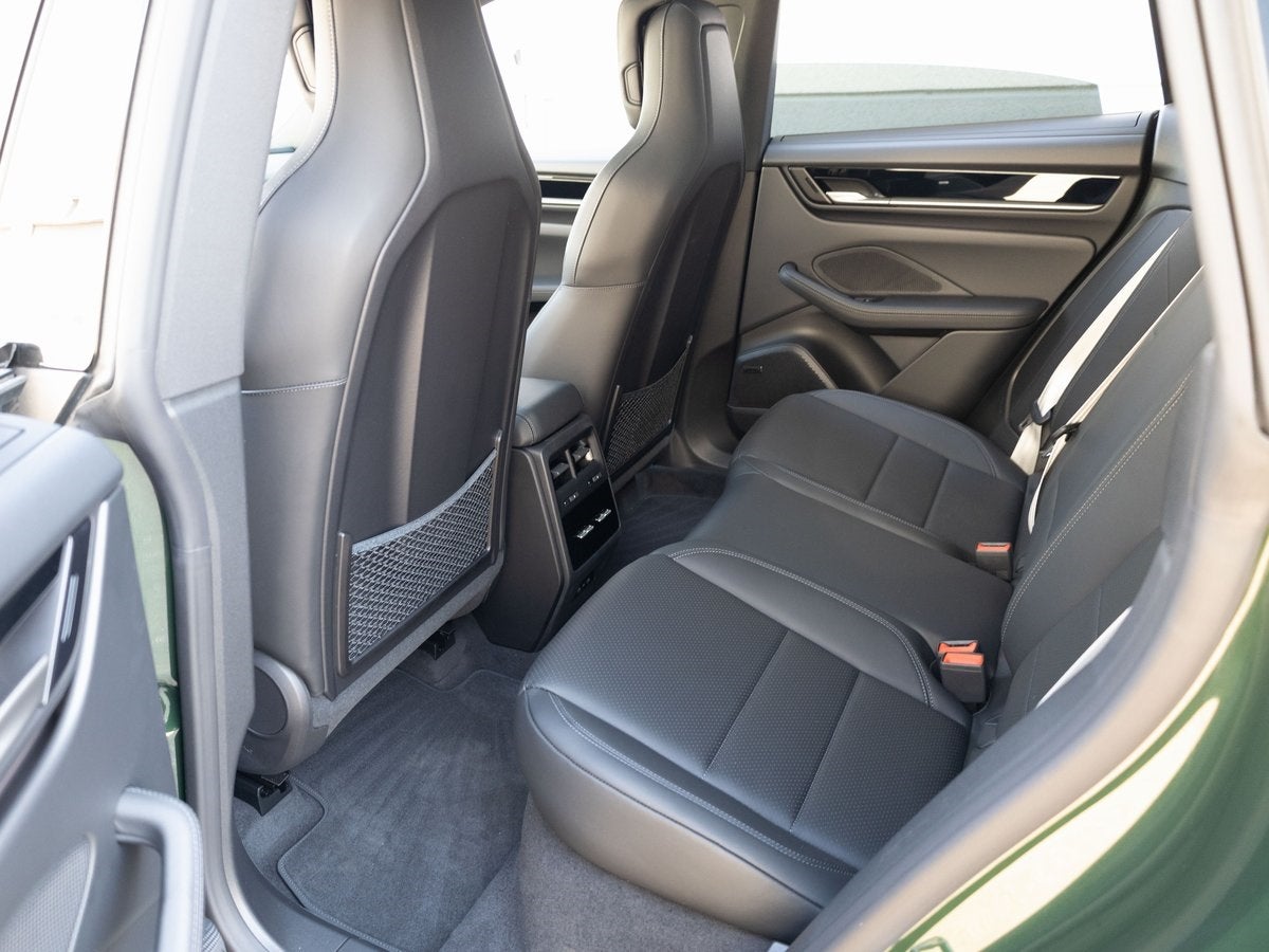 2025 Porsche Macan 4