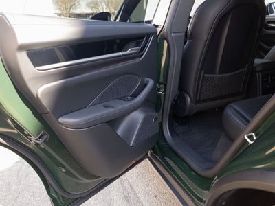 2025 Porsche Macan 4