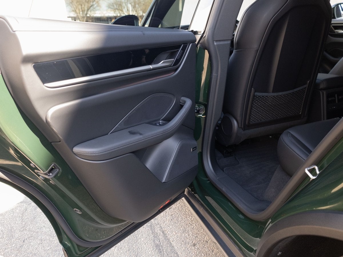 2025 Porsche Macan 4