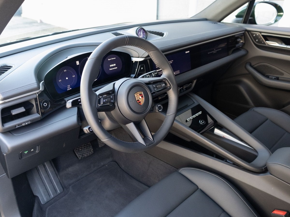 2025 Porsche Macan 4