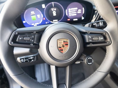 2025 Porsche Macan 4S