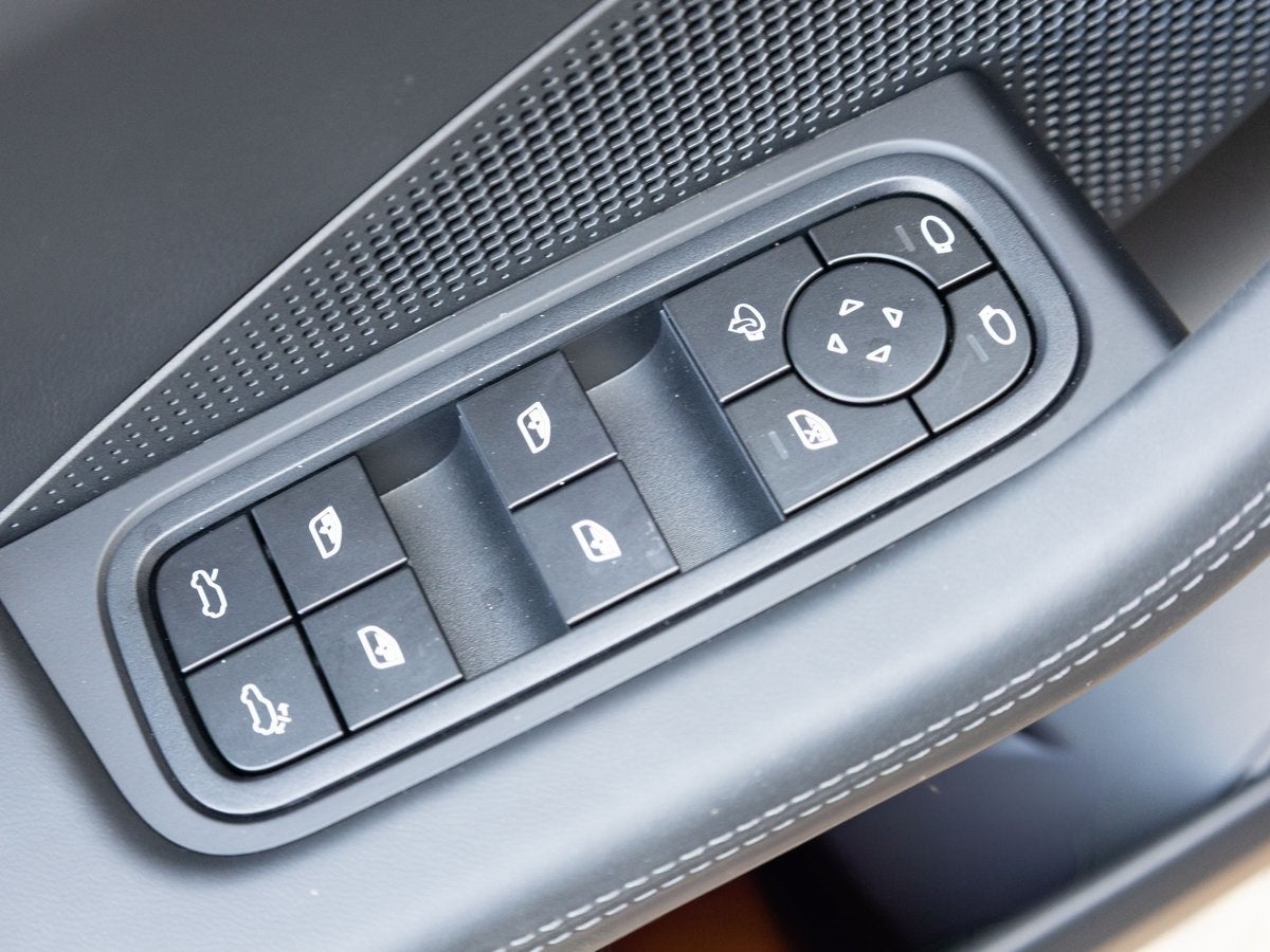 2025 Porsche Macan 4S