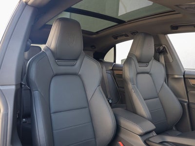 2025 Porsche Macan 4S